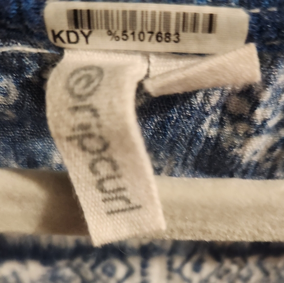 Rip Curl button down romper / cover up - Picture 3 of 3